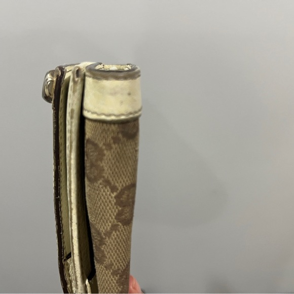 Authentic Gucci Wallet - Picture 4 of 9